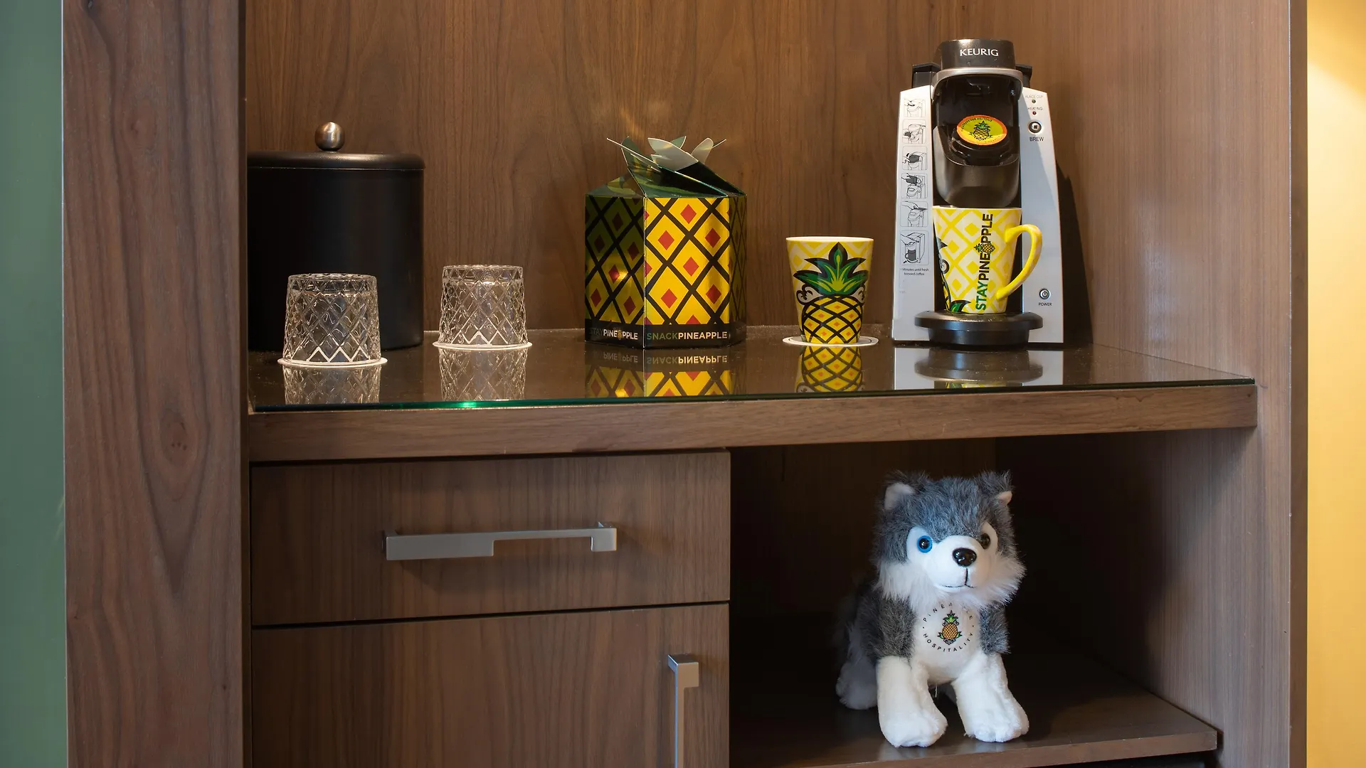 Staypineapple, Hotel Rose, Downtown Портленд