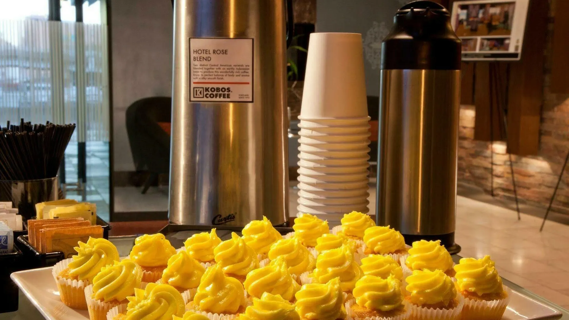 Staypineapple, Hotel Rose, Downtown Портленд