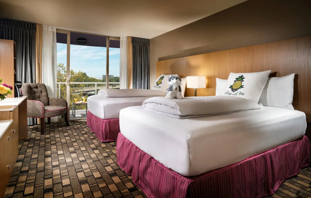 Staypineapple, Hotel Rose, Downtown Портленд