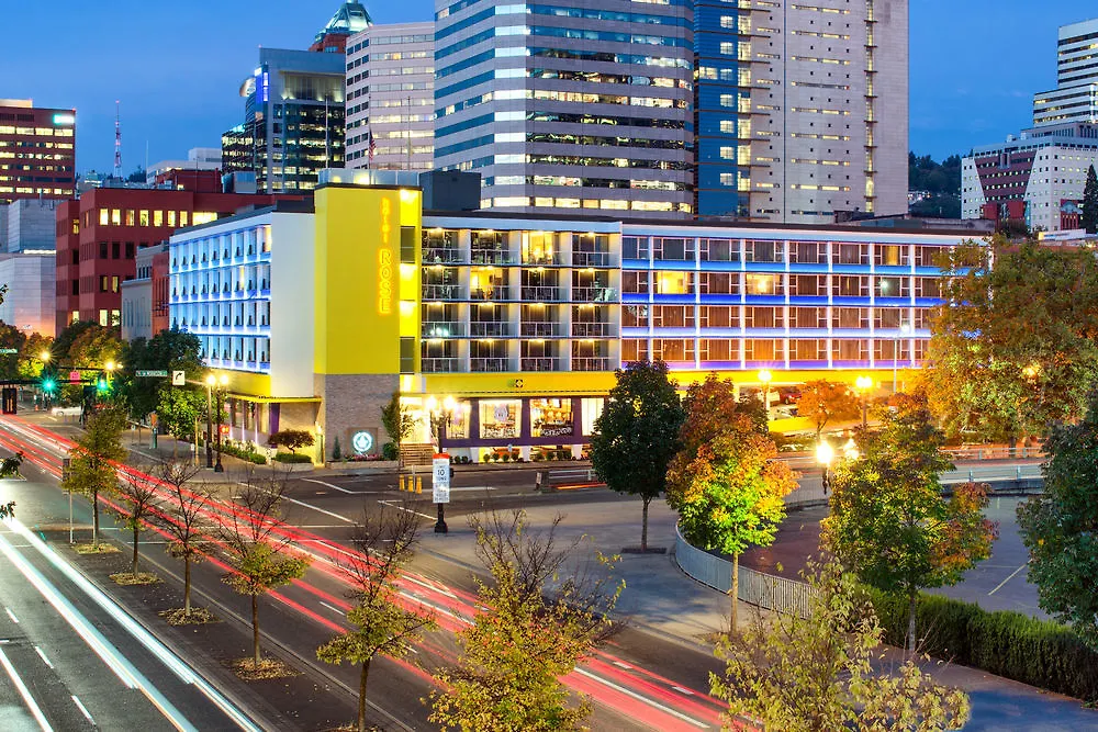 Staypineapple, Hotel Rose, Downtown Portland